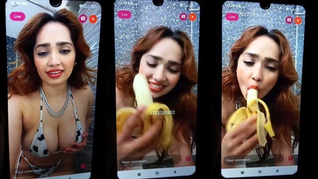 Nude Accidently Panty Slip on Live