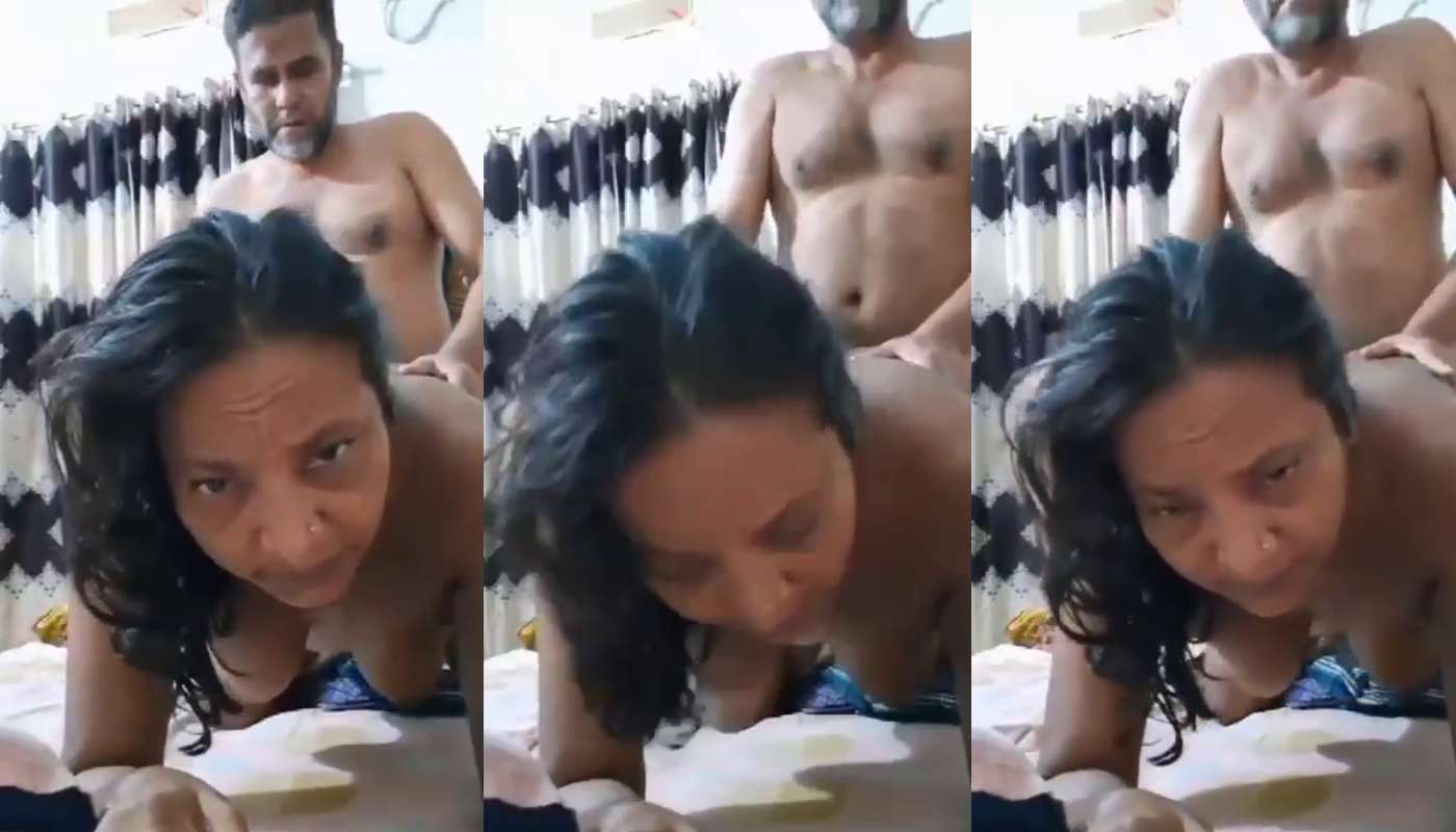 Desi Mature Aunty Fucking In Doggy With Husband