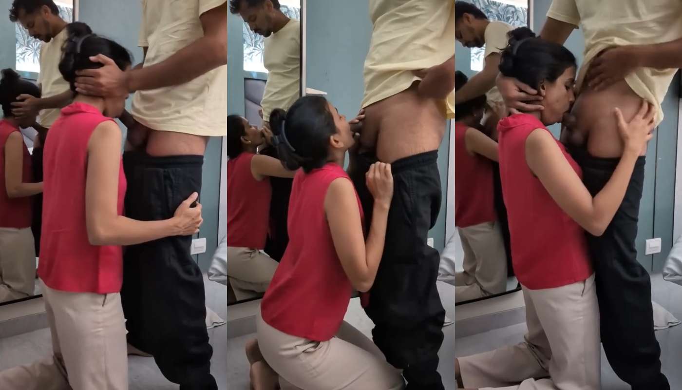 Cheater Bhabhi Sucking Colleague Dick In Office