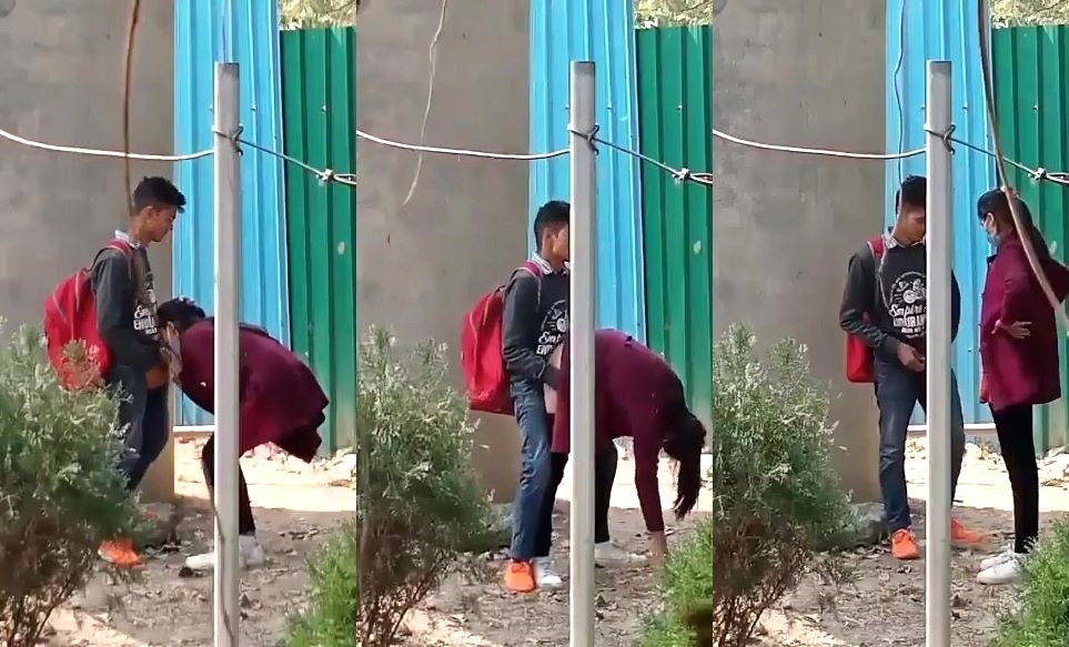 Desi salesman ladka ladki ka outdoor chudai ka viral kaand